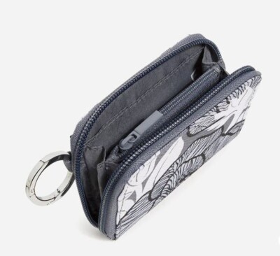 nananana バブルラップウォレット　シルバーわ Wallet - Powder Blue - Silver Zip - Silver Chain | Fenn Collection