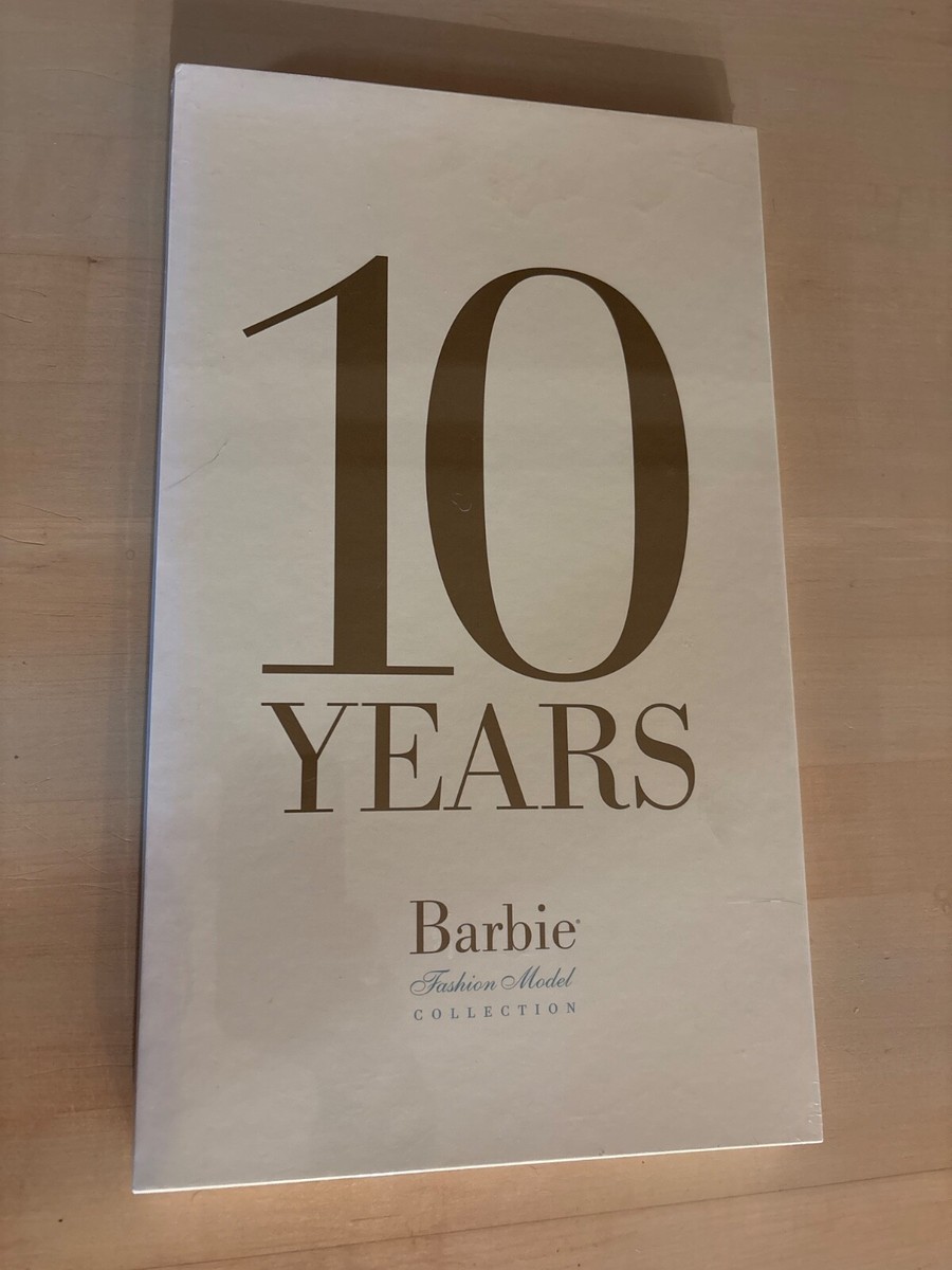 洋書 10 YEARS Barbie Fashion Model Collection 10 Years: Barbie® Fashion Model Collection Book - V9531