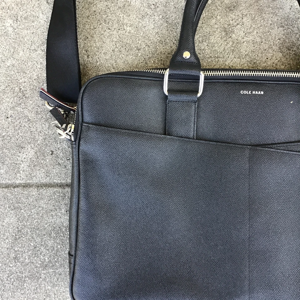 Cole Haan American Airlines Cuero Negro Adjunto Delgado Maletín Bolso para Laptop Foto 2 de 4
