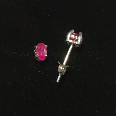 Winzige ovale Rubin Edelstein Edelstein Ohrstecker 14k Weißgold über 925 SS 