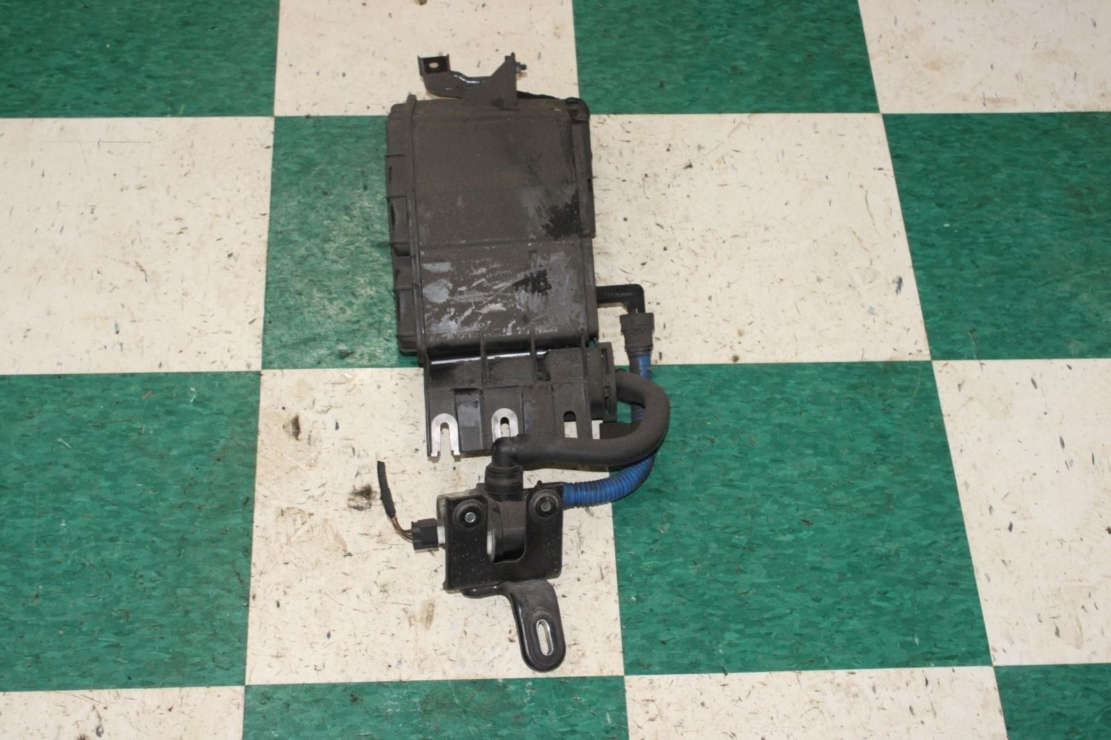 17-24 Ghibli 3.0L Motor Engine EVAP Can Vapor Evaporation Canister Factory OEM