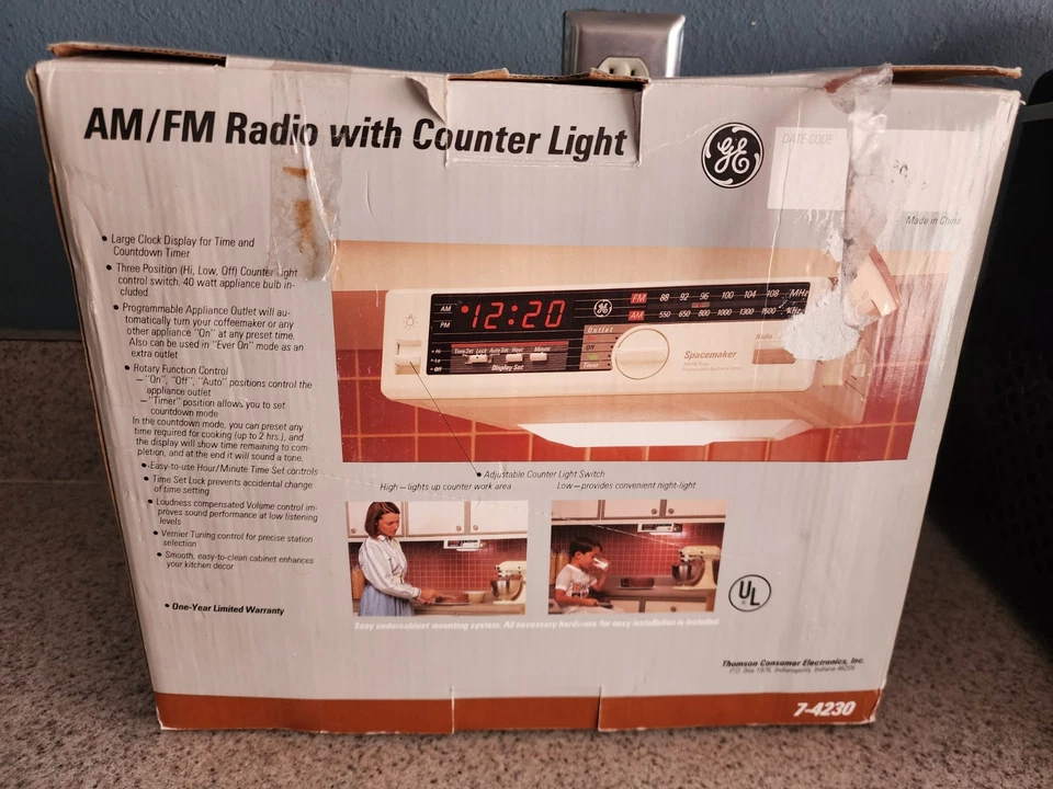  Spacemaker Companion AM FM Clock Radio Under Cabinet Light 7-4230 NEW IN BOX - Image 2 of 4