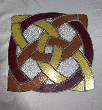 VTG Handcrafted CELTIC KNOT 8.5 Inch Stained Glass Sun Catcher Gallery Piece