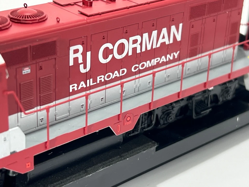 Intermountain 49827S-03 HO GP16 RJ Corman #1806 LokSound 5 DCC/Sound - Image 3 of 4
