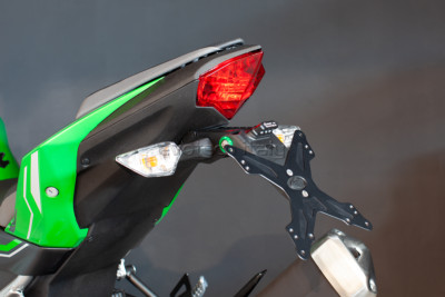 EVOTECH KENNZEICHENHALTER KIT VERSTELLBAR KAWASAKI Z 125 2019-2022