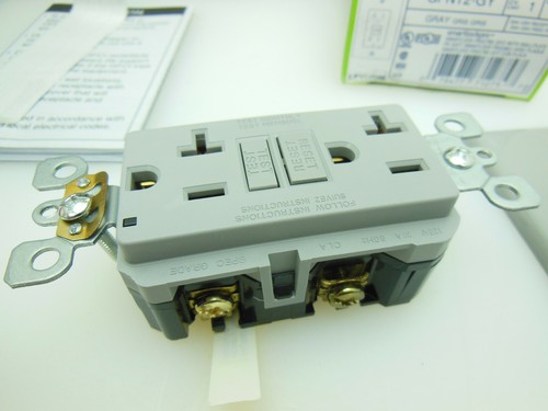 Receptáculo Leviton GFNT2-GY gris 20A 125V GFCI con placa de pared - Imagen 2 de 4