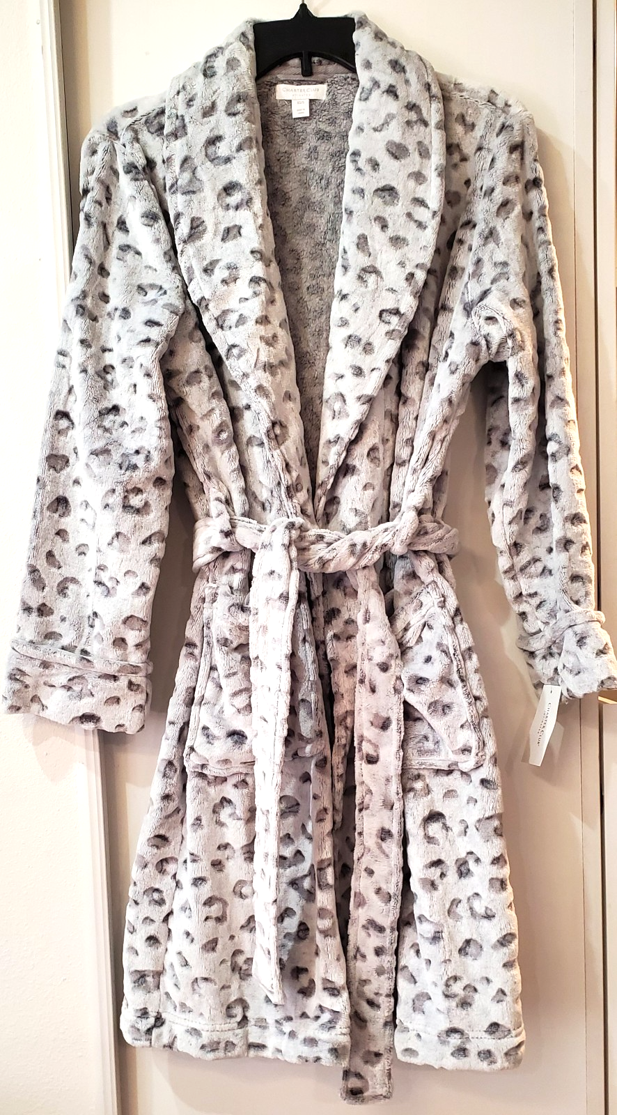 Charter Club Women's Short Sculpted Leopard Plush Robe Greystone Animal XS/S