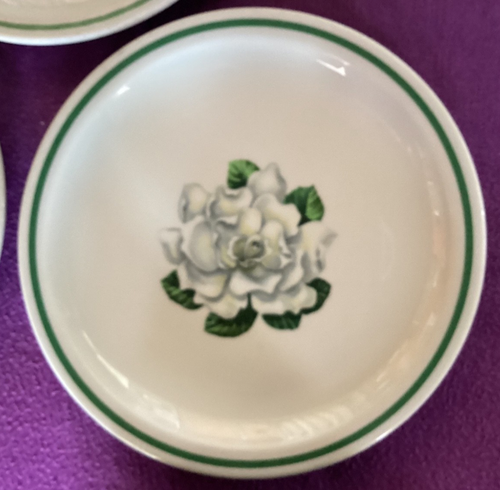3/ Three 8 1/4” Plates SYRACUSE CHINA MAGNOLIA Flower Design Restaurant Ware 95F - Afbeelding 5 van 12