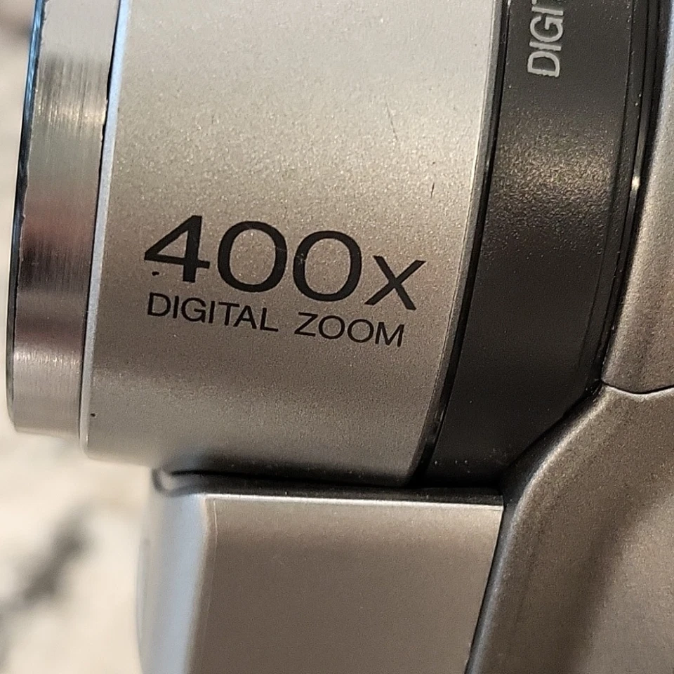 JVC GR-DVF11U Mini DV Digital Video Camera w Battery Charger Remote Strap Guide - Image 3 of 4