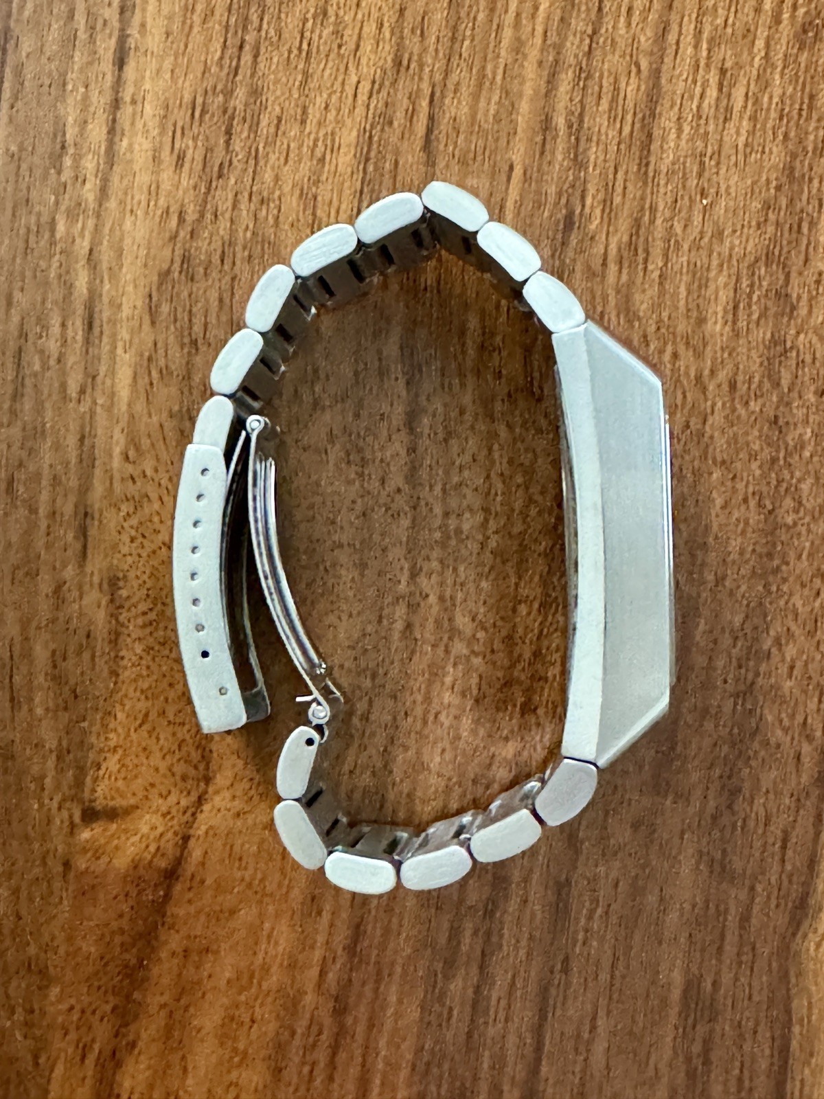 Omega Constellation Megaquartz f2.4 mhz Stardust Dial Cal 1510 Ref: 196.0013 image 3