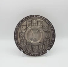 Vintage 95% Zinn Becker Raised Relief Medallion Plate Deutschland 8.75"