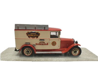 Miniature Mercedes-Benz L1000 Circus Roncalli – Premium ClassiXXS 1/43