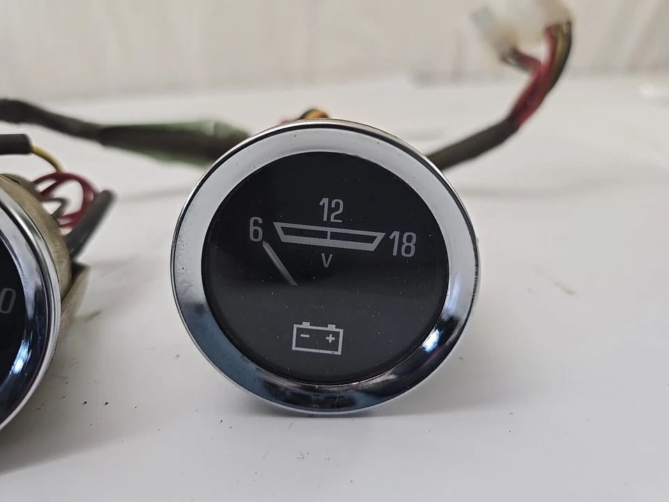 Medidores de consola de presión y voltaje de aceite OEM Nissan 720 ST 85 86 1985 1986 SIN PROBAR Foto 3 de 4