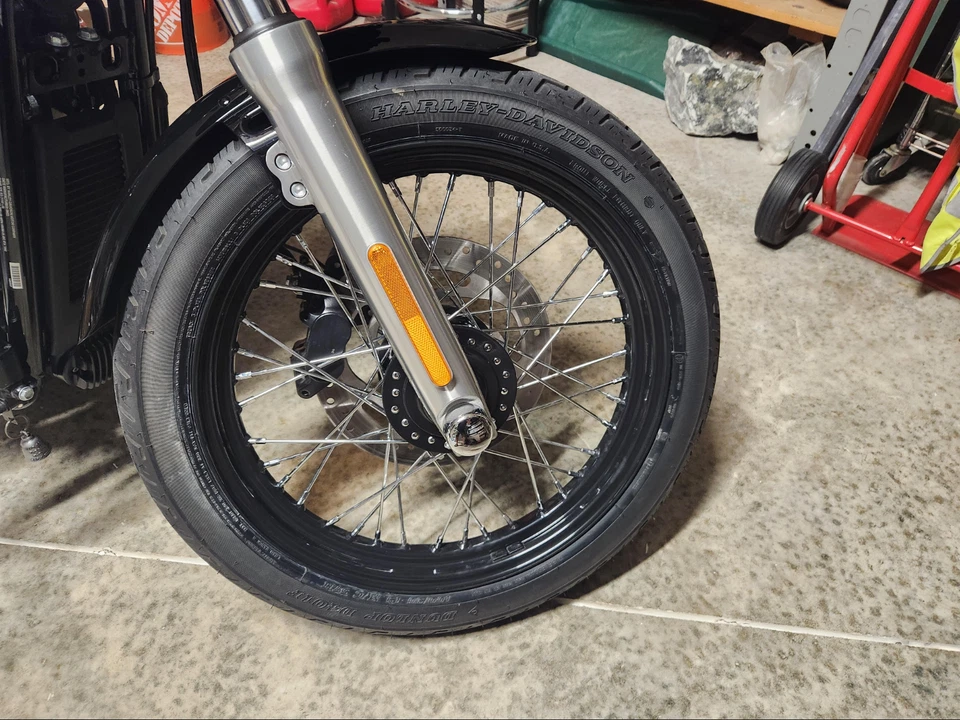 HP 19x2.5 Front Spoke Wheel for Harley 18+ Softail Standard Street Bob Black Foto 4 de 4