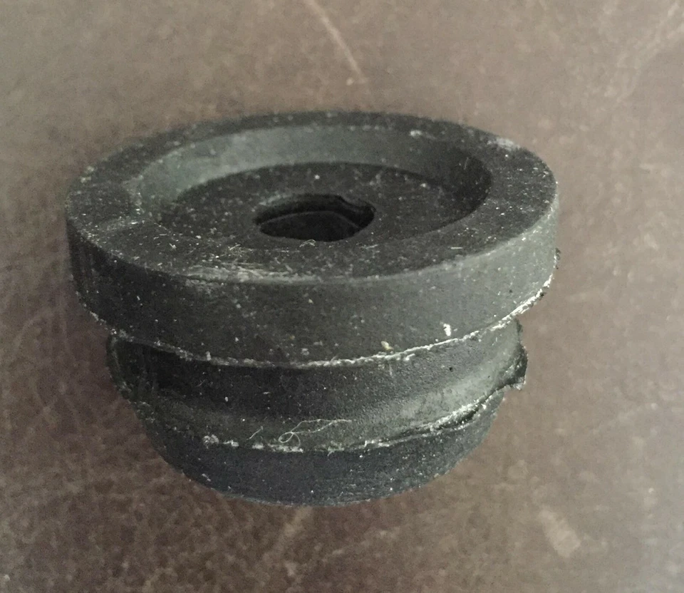 ACDELCO Positive Crankcase Ventilation (PCV) Grommet GR.01.745 #5646418 - Image 2 of 4