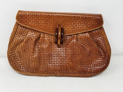 Pochette pochette vintage anni 70 Susan Gail pelle intrecciata marrone chiusura lucite - Foto 2 di 22