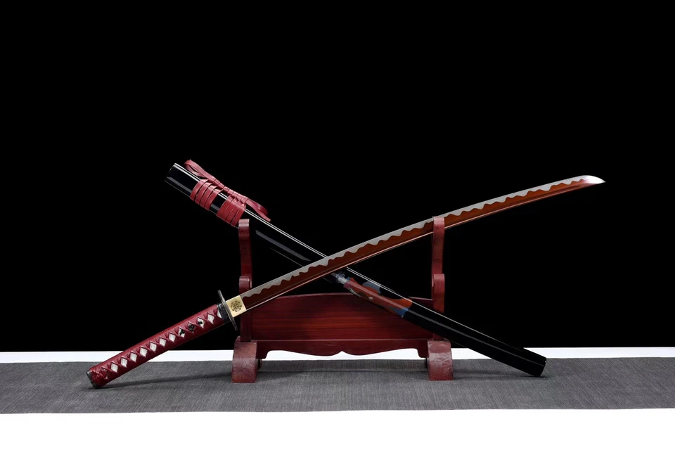 Geisha Katana Cuero Ito/Sageo Rojo T10 Acero al Carbono Espada Funcional Japonesa Foto 2 de 4