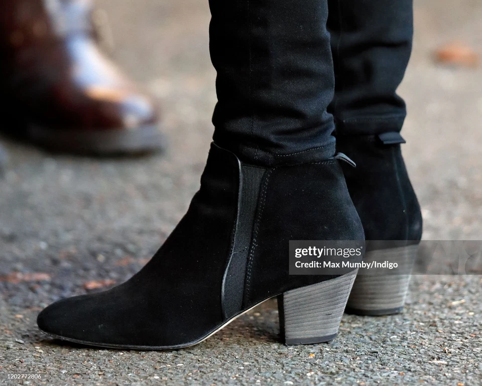 Aquatalia Fab-Dry Ankle Boot Black Suede 8.5US EU39 ASO Royal Kate Middleton - Image 4 of 4