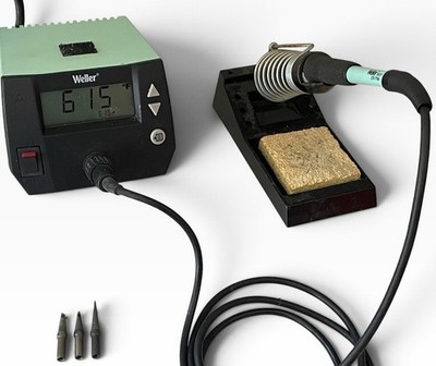 Weller WE1010 Soldering Station 70W WEP70 Iron Base Stand 4 Tips Tested Works