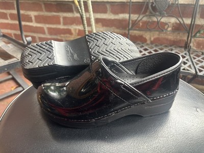 Dansko Professional Patent Leather Clogs Womens Sz 7.5-8 EU 38 
