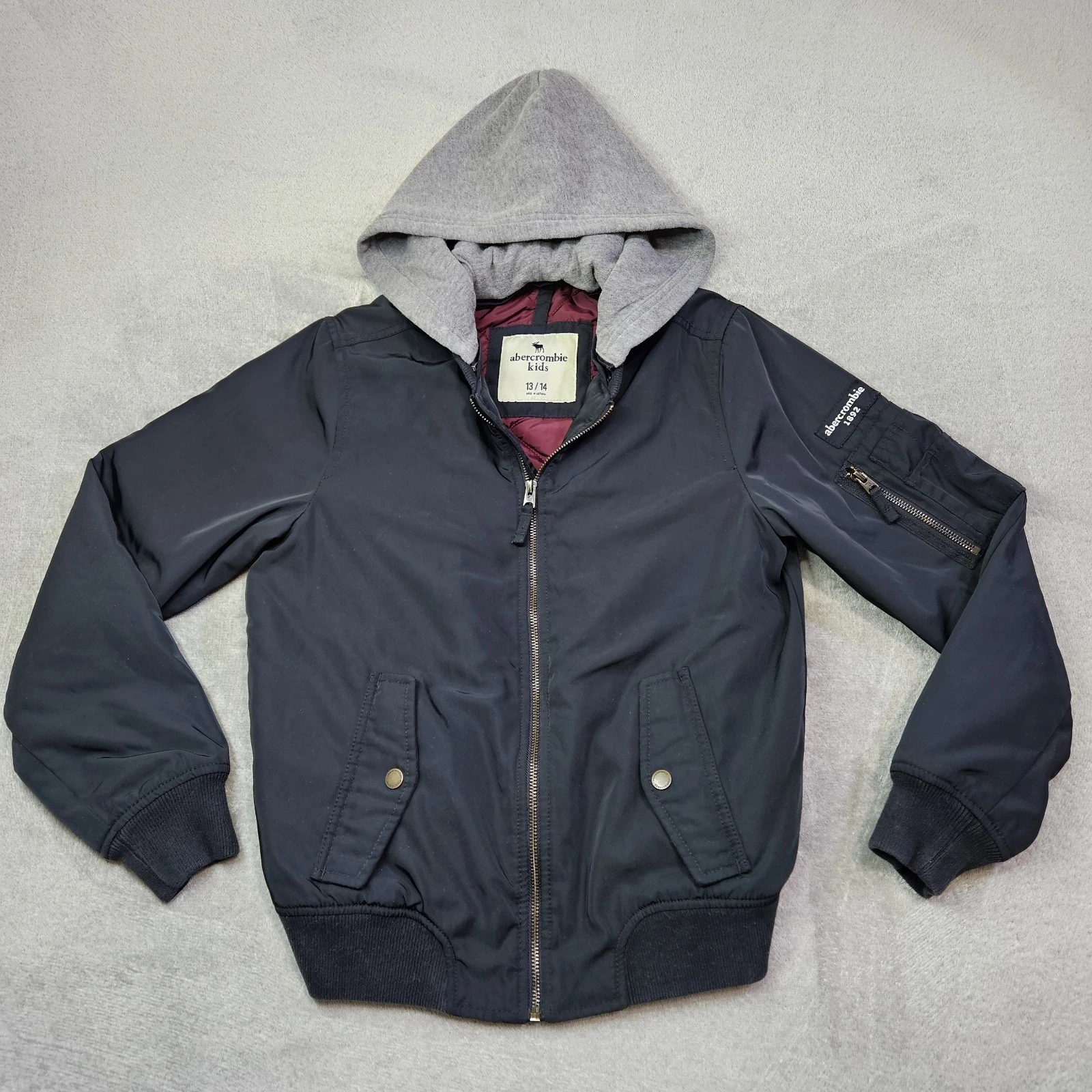 Abercrombie Kids Hooded Black Bomber Jacket Boys Size 13/14 Quilted Lining