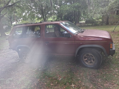 1992 Nissan Pathfinder XE