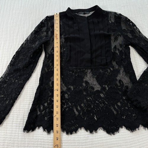 White House Black Market Top Damen 8 schwarz Blumen Spitze Plissee WhimsiGoth Hexe - Bild 5 von 12