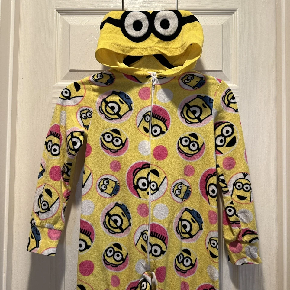 Pijama com capuz Despicable Me Minions feminino peça única tamanho juvenil médio - Imagem 3 de 4