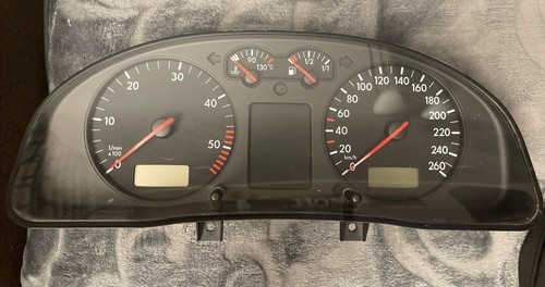 VW Passat 3B Tacho Tachometer Kombiinstrument 114000km 3B0920802A TDI