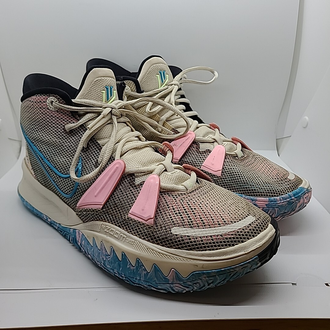 Nike Kyrie Pale Ivory Size 12 CZ0141-100 Basketball Shoes White