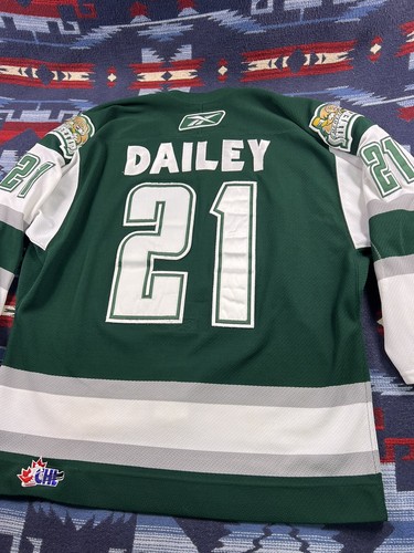 2006 EVERETT SILVERTIPS Zack Dailey WHL CHL Hockey Game Jersey Sz 48 Fight Strap - Picture 10 of 13
