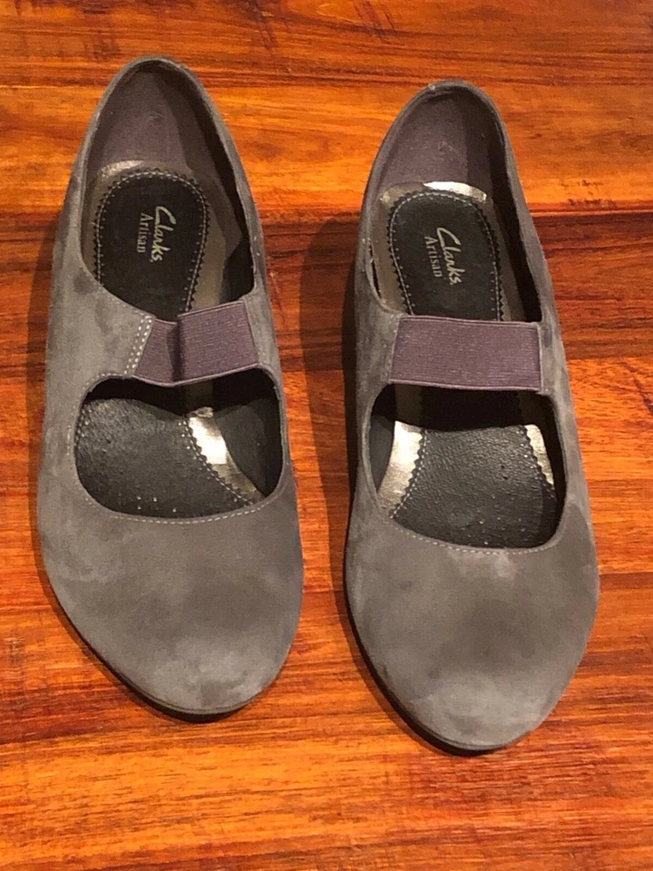 Clarks Artisan Women's Dress Shoes Suede Gray Grey Active Air Sole - Size 10 - Image 3 of 4