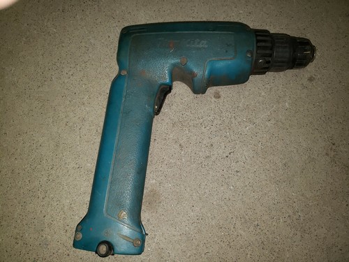 MAKITA 6095D 9.6 VOLT CORDLESS DRILL (2 