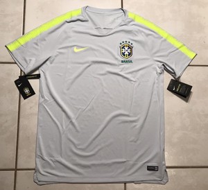 soccer teams with grey jerseys