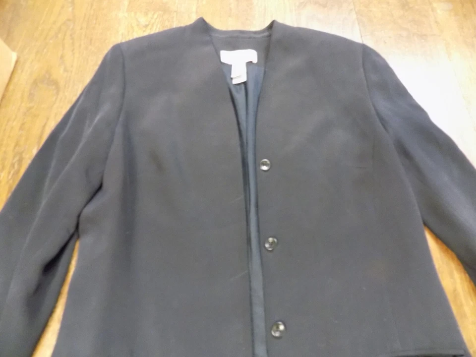 Liz Claiborne 100% Silk Classic Blazer Suit Jacket Long Lightweight Black sz 10 - Image 2 of 4