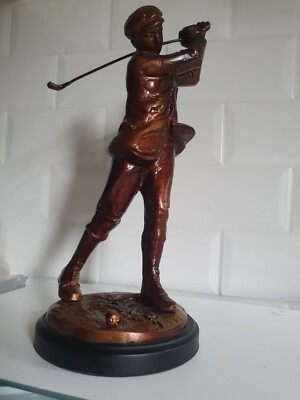 Golfer Skulptur bemalt Resin sehr schwer 36 cm hoch