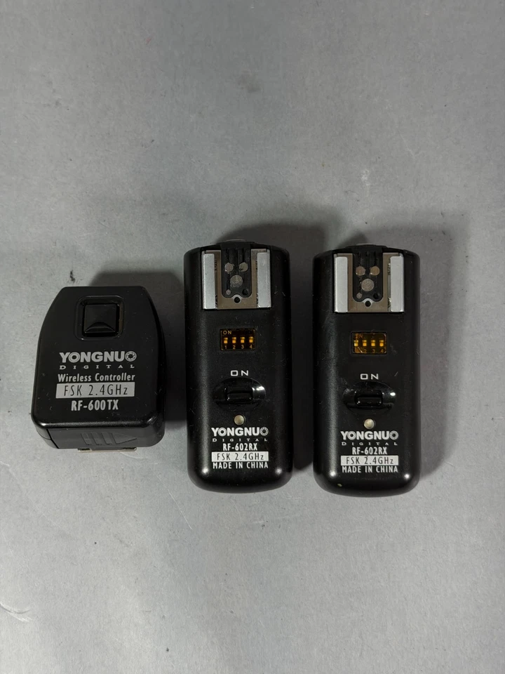 Juego de disparador de flash inalámbrico Yongnuo RF-602 - Transmisor RF-600TX + 2 RF-602RX Foto 2 de 4
