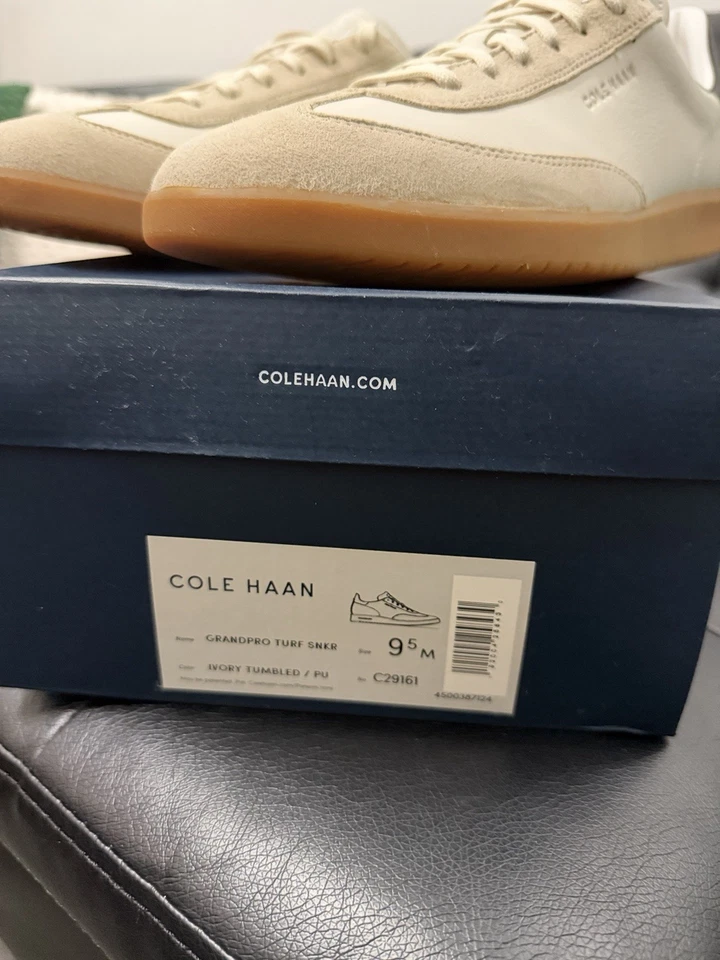 Zapatilla deportiva para hombre Cole Haan Grandpro Turf marfil caída/piedra pómez gamuza, talla 9,5 Foto 2 de 4