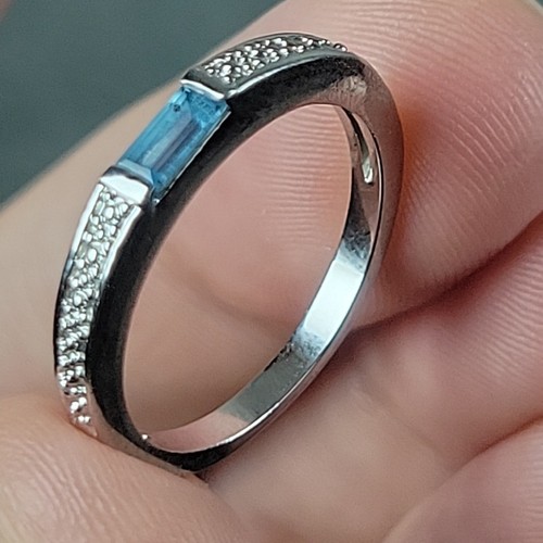 Blue Topaz Baguette Ring Size 6.25 aprox Stackable Band Rhodium 2g FREE SHIP - Picture 5 of 8