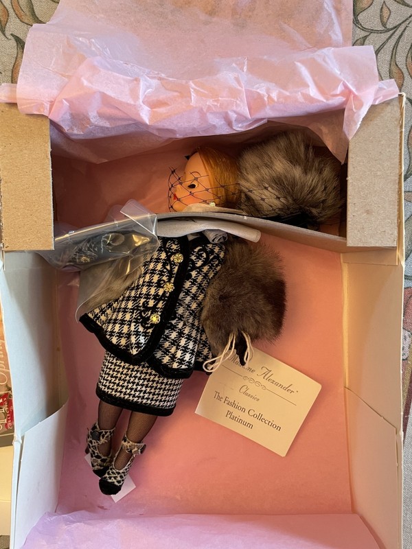 Madame Alexander Fashion Collection 10" Houndstooth Cisette 22190 NRFB