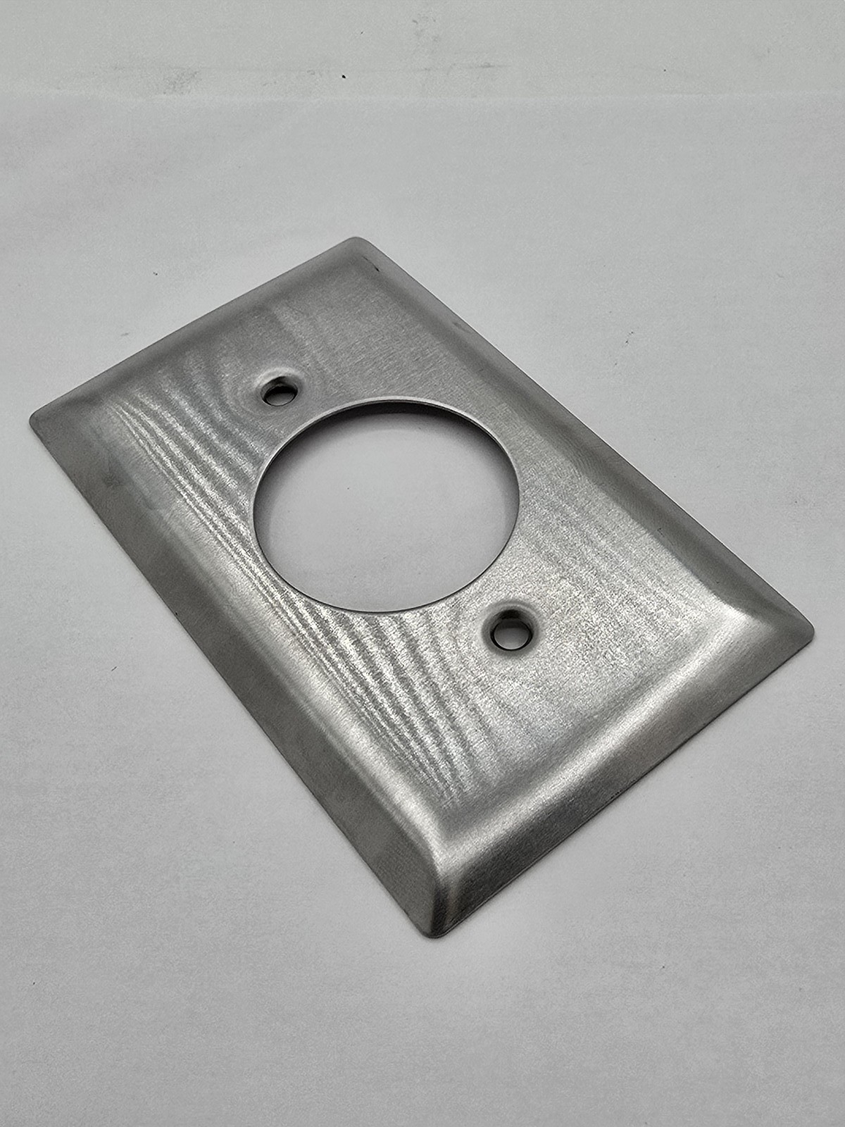 Legrand Pass & Seymour 430 Standard Size 1 Gang Single Receptacle SS720