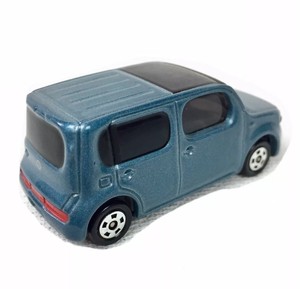 tomica nissan cube