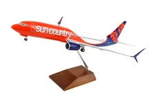Skymarks SKR8277 Sun Country Boeing 737-800 Desk Display 1/100 Model Airplane