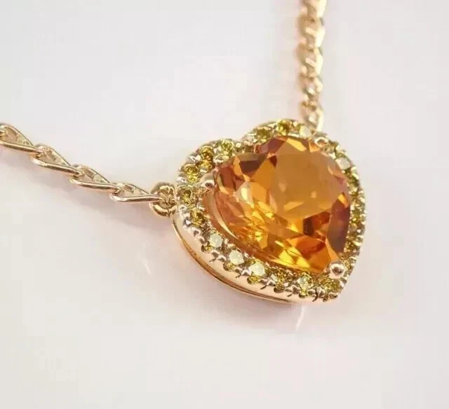 Colgante de citrino creado en laboratorio de 3 quilates con corte de corazón enchapado en oro amarillo de 14 quilates cadena libre de 18" Foto 2 de 4
