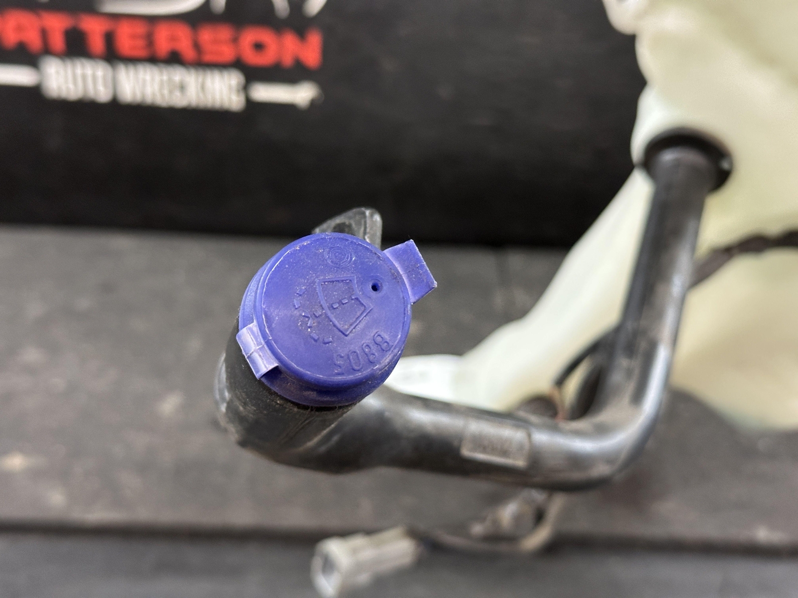 02-06 MASERATI SPYDER WINDSHIELD WASHER BOTTLE RESERVOIR