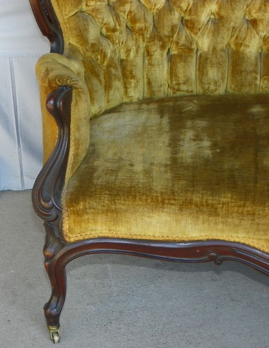 Laminated Victorian Rosewood Sofa in the Stanton Hall Pattern by J& J MEEKS, NYC - Picture 9 of 12