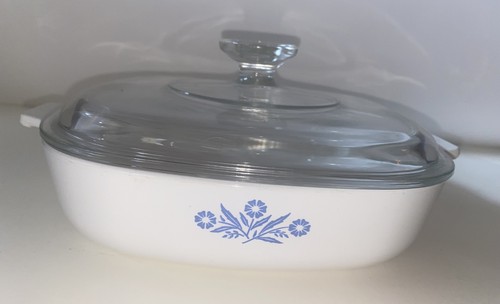Vintage Pyrex CorningWare Blue Cornflower Casserole w/ Glass Lid - 8” P-8-B