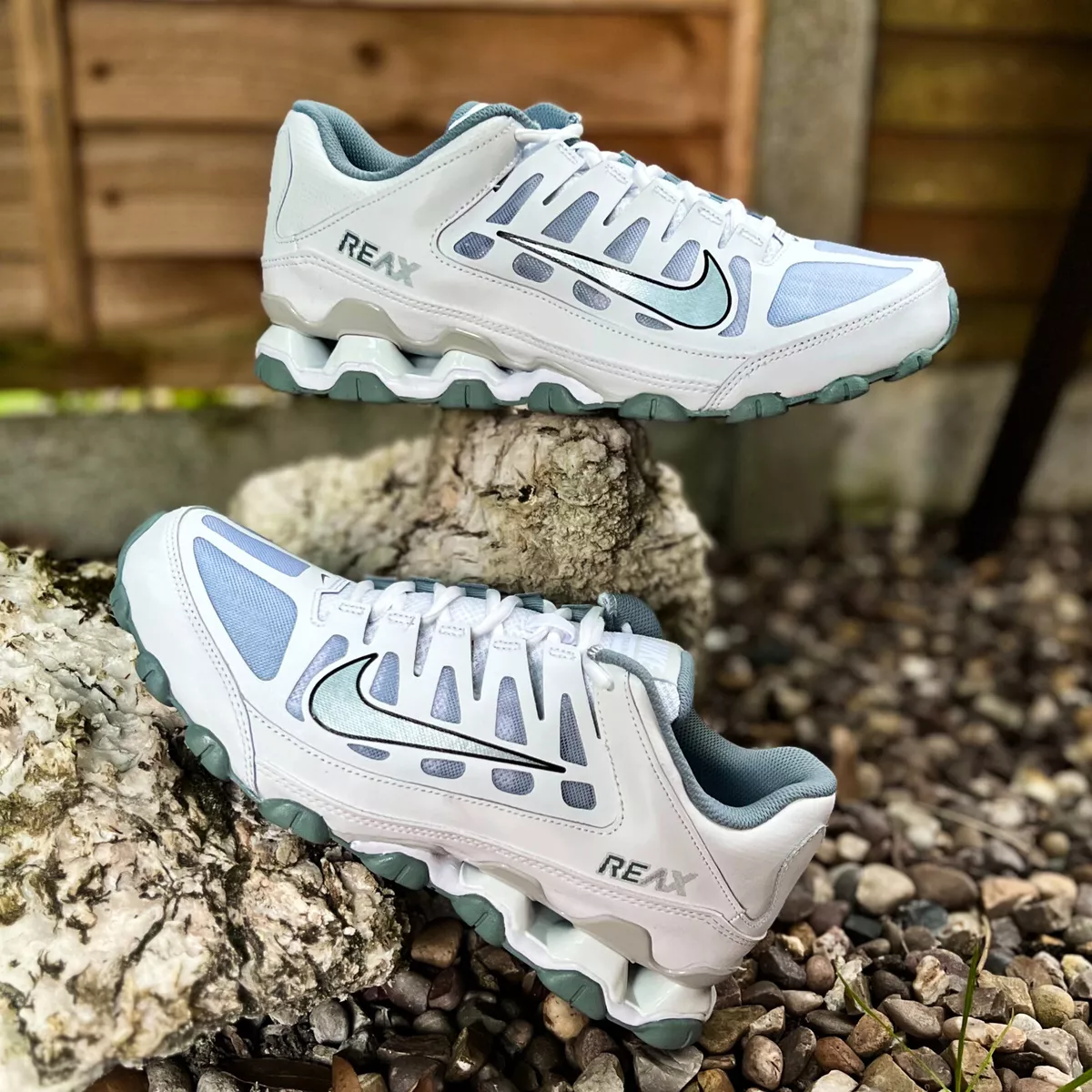 Nike reax sales 8 white