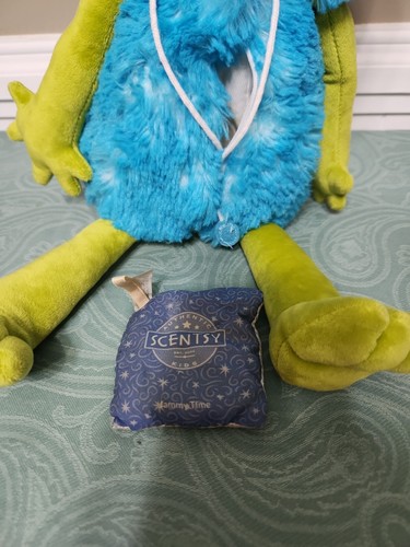 Scentsy Buddy 16" Gilly Alien Dragon Monster w/ Scent Pack GUC - Picture 8 of 8