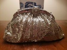 WHITING DAVIS Silver Mesh Purse, Rhinestone Clasp, Coin Purse  Mirror.  2964